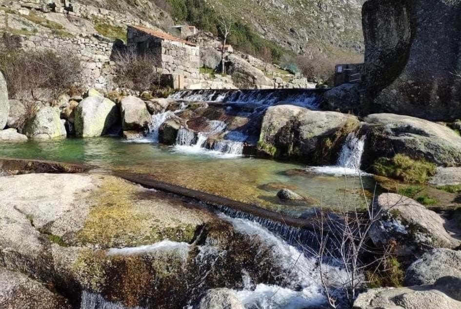 Casa Do Penedo - Um Segredo Na Serra Da Estrela Quintas de Baixo Екстериор снимка
